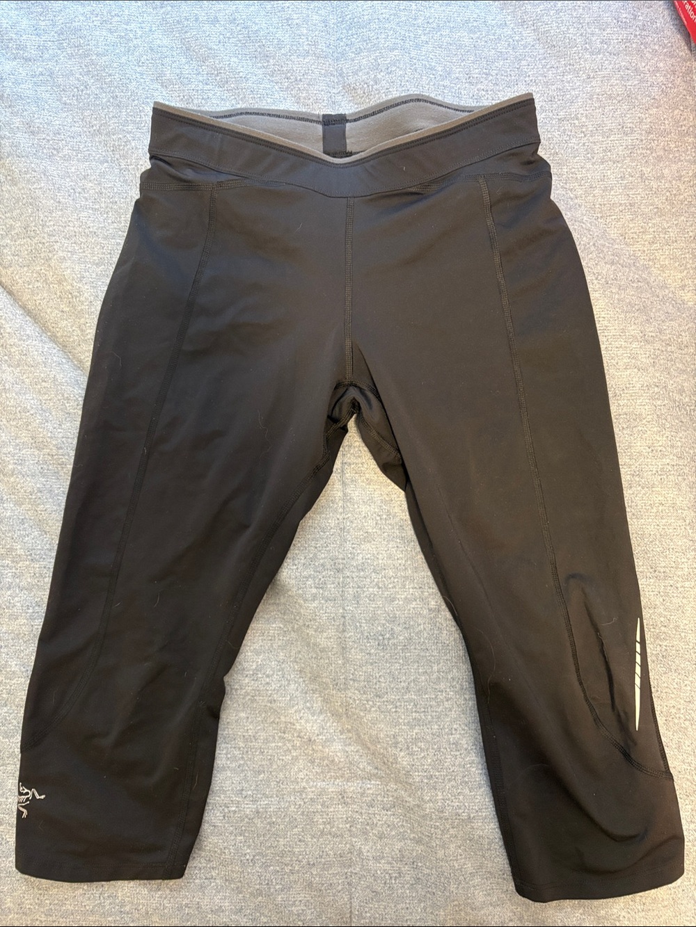 Kids Black Athletic Capri Leggings